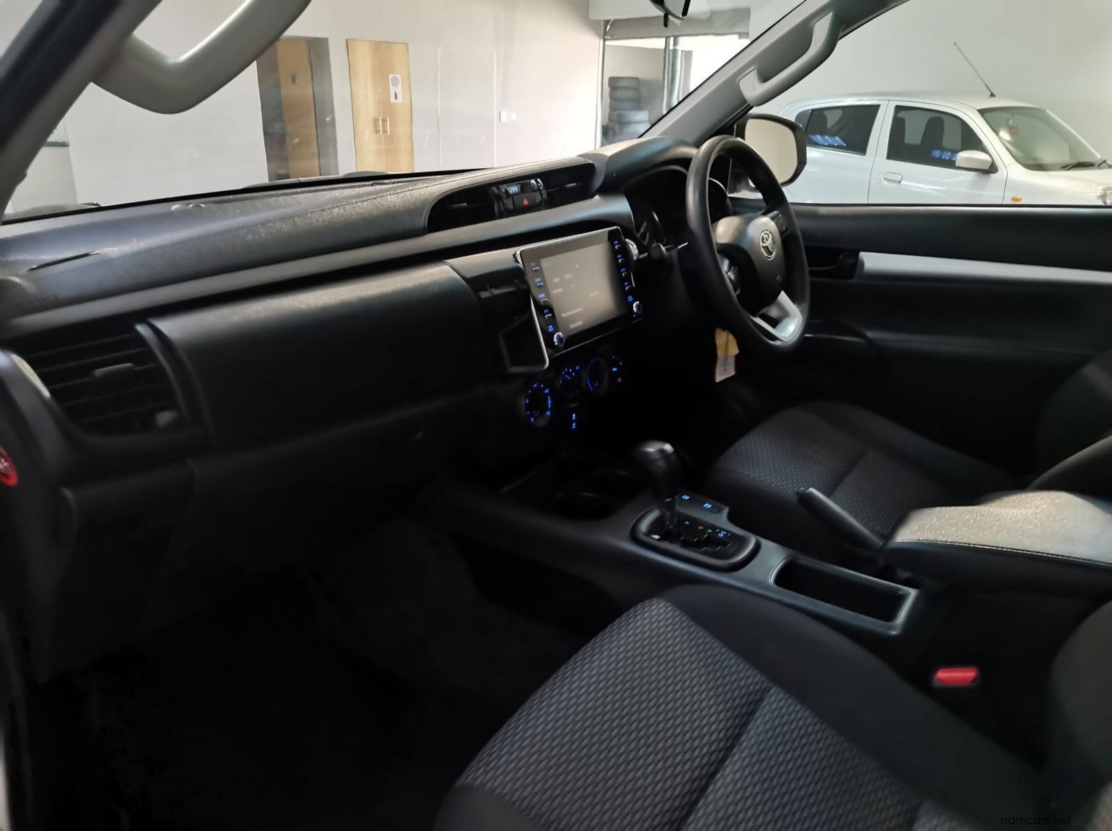 2021 Toyota Hilux 2.4 Gd-6 Raider 4x4 A/t P/u D/c pictures