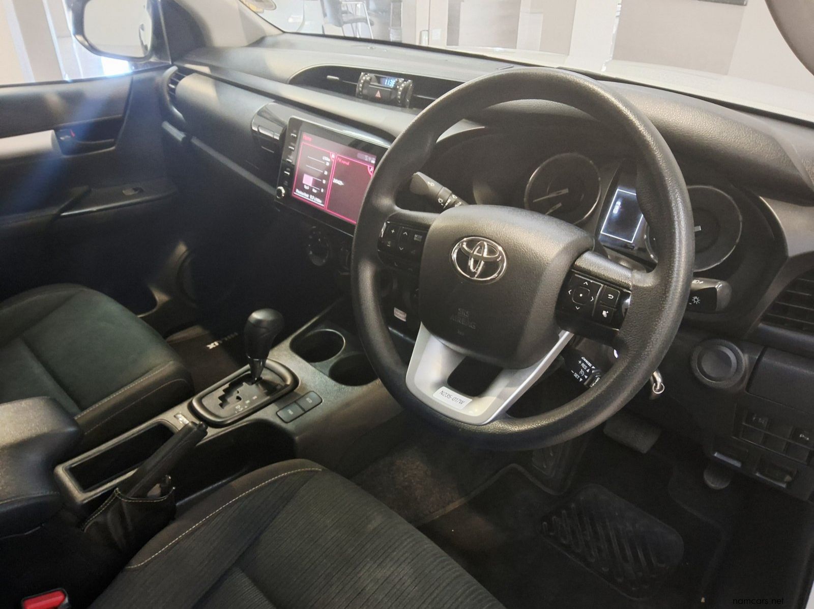 2024 Toyota HILUX 2.4GD6 RAIDER X 4X4 A/T P/U D/C pictures