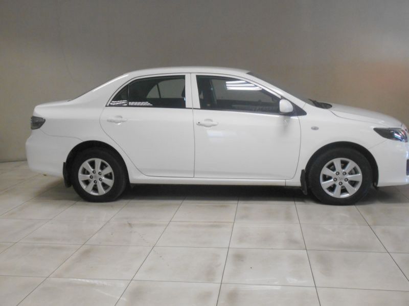 2017 Toyota COROLLA  1.6 QUEST pictures