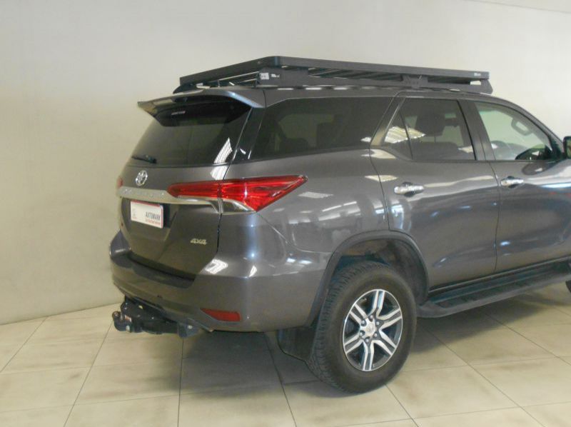 2016 Toyota FORTUNER pictures