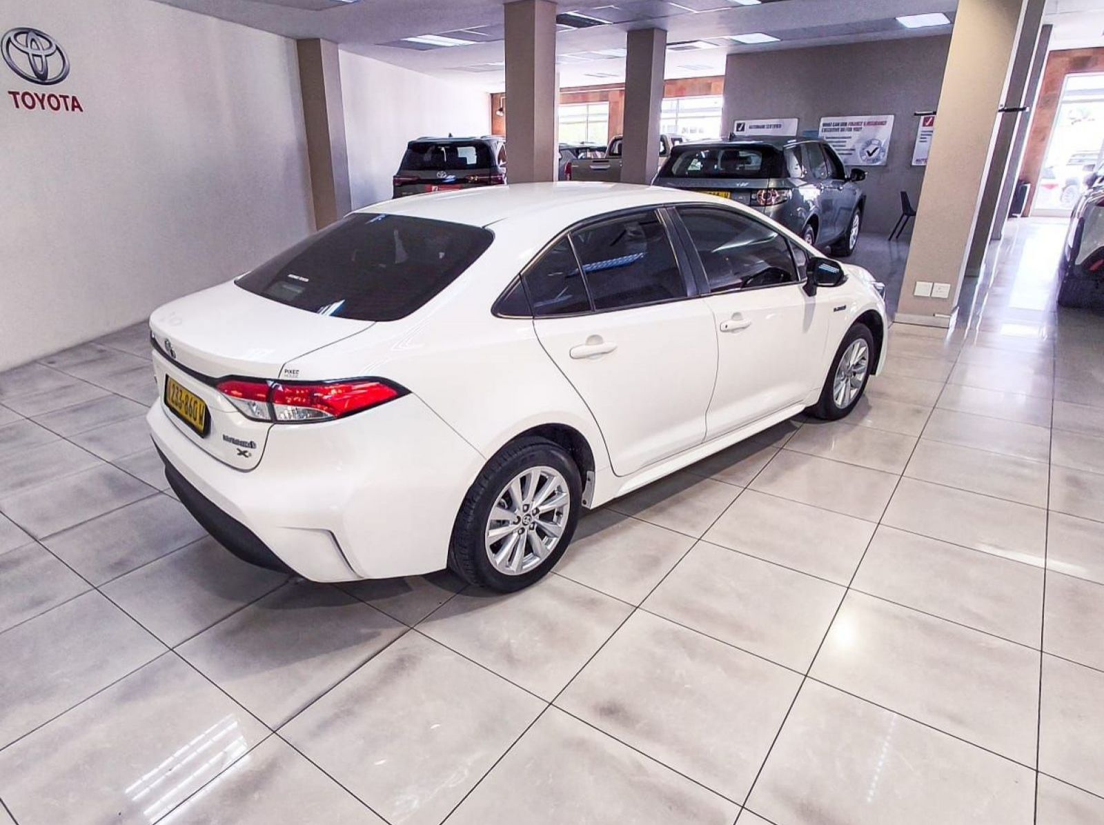 2024 Toyota Corolla CBU SD 1.8 XS HEV (66H) pictures