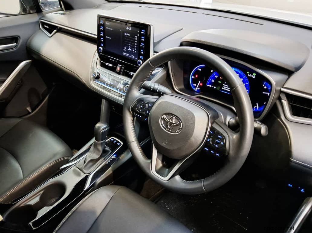 2024 Toyota Corolla Cross 1.8 Xr Hybrid pictures
