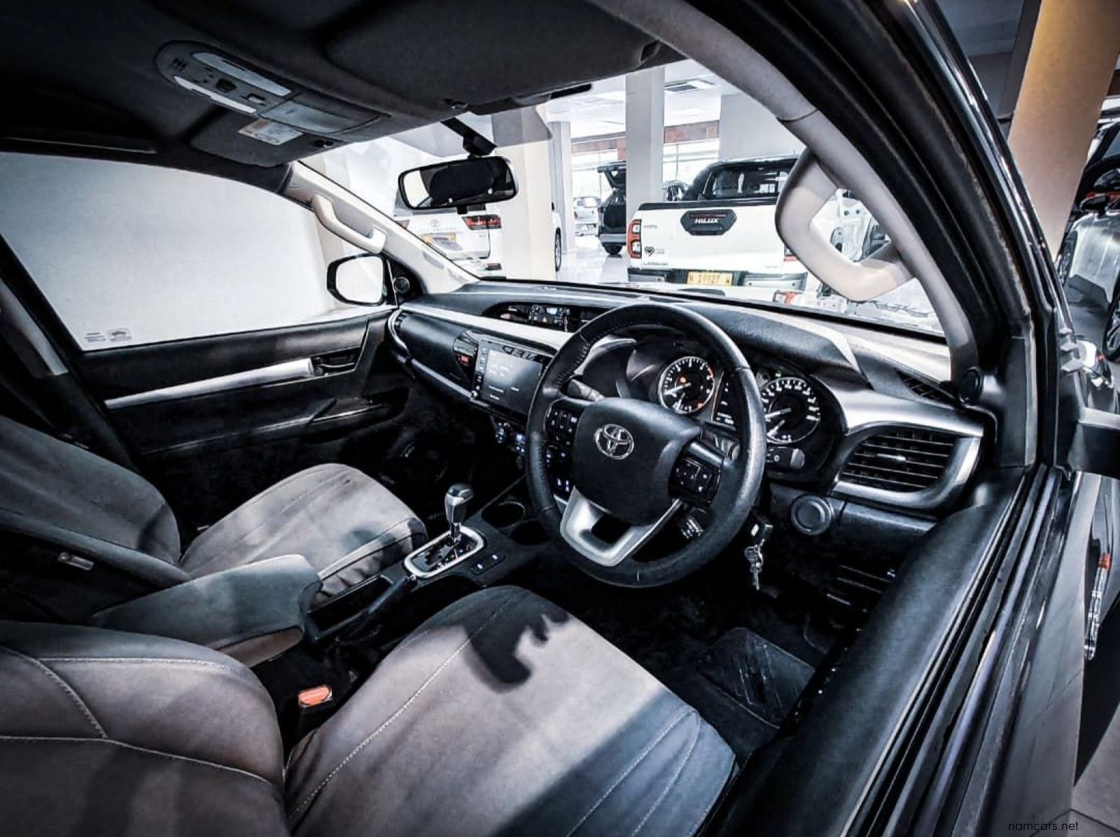 2023 Toyota Hilux 2.8 Gd-6 Raider 4x4 A/t P/u D/c pictures