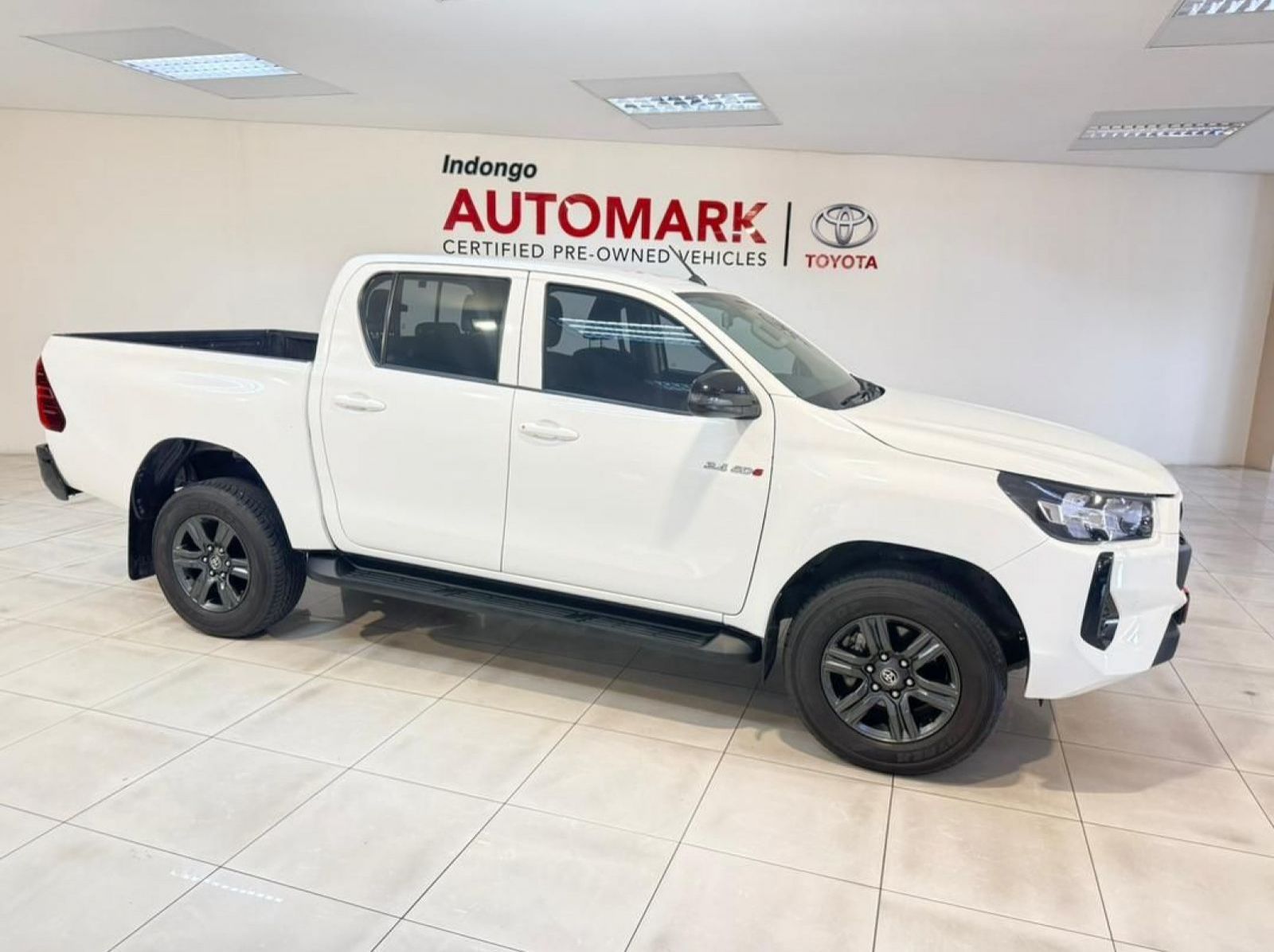 2024 Toyota Hilux 2.4 Gd-6 Rb Raider A/t P/u D/c pictures