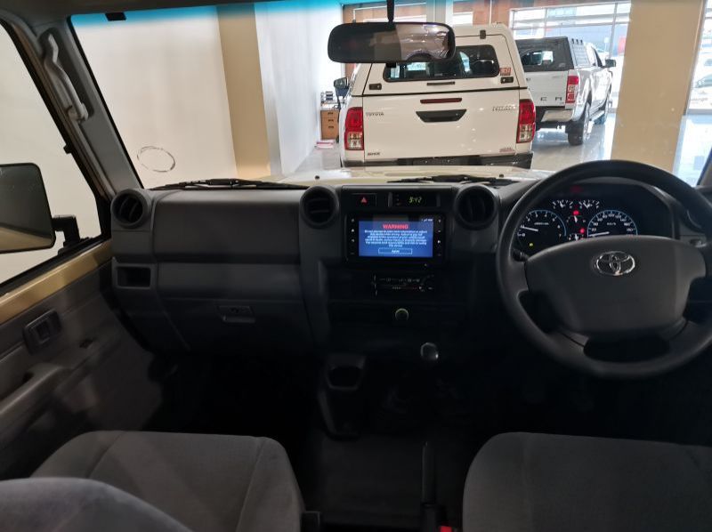 2019 Toyota Land cruiser 79 4.0p P/u D/c pictures