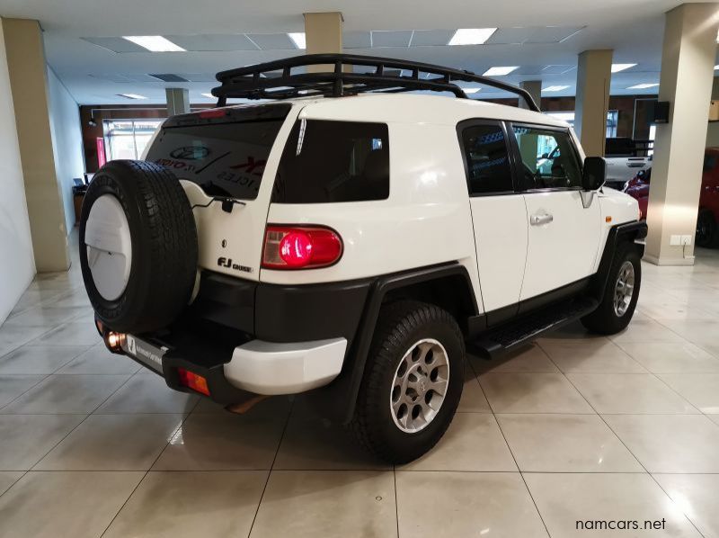 2013 Toyota FJ Cruiser 4.0 V6 pictures