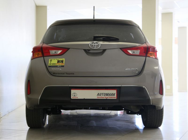 2015 Toyota auris pictures