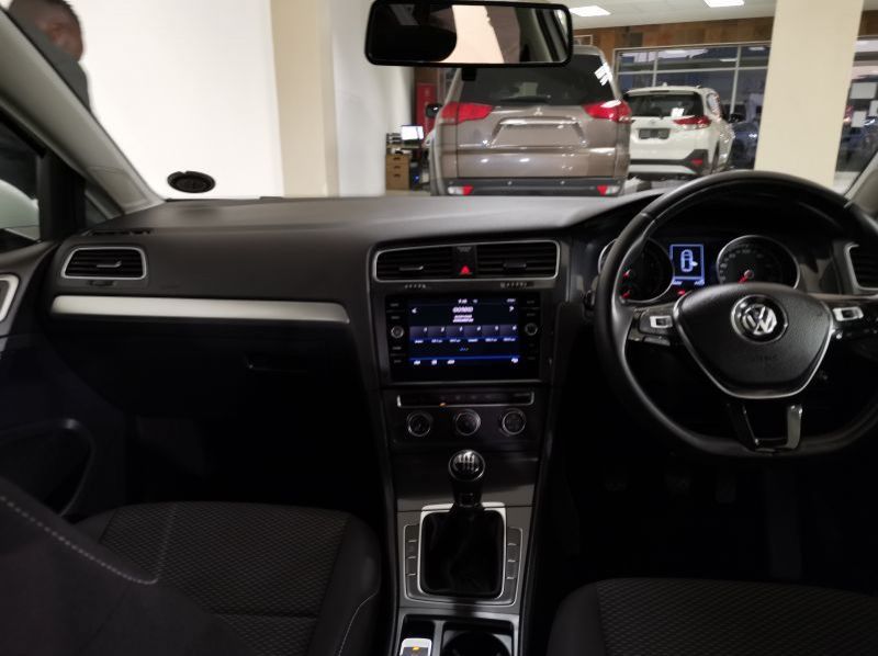 2019 Volkswagen Golf Vii 1.0 Tsi Trendline pictures