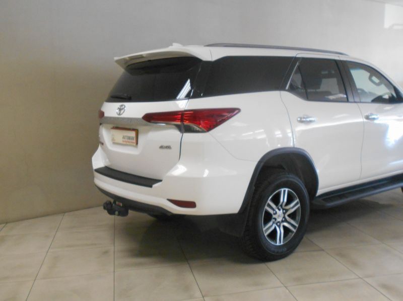 2017 Toyota fortuner pictures
