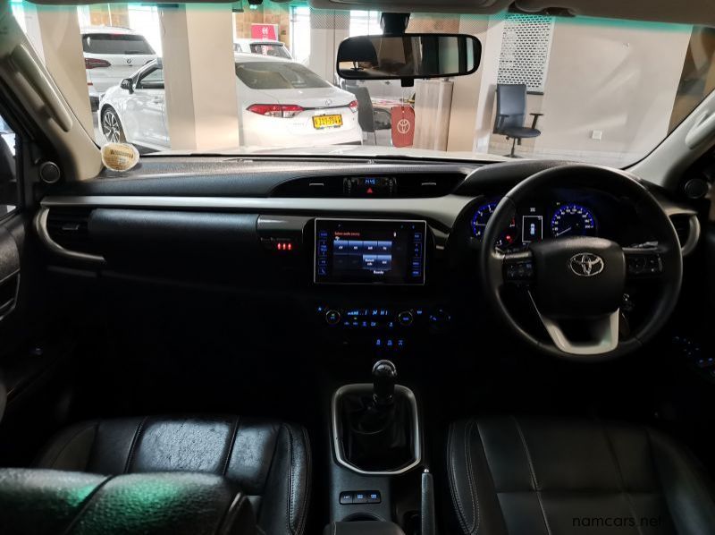 2016 Toyota Hilux 2.8 Gd-6 Raider 4x4 P/u D/c pictures