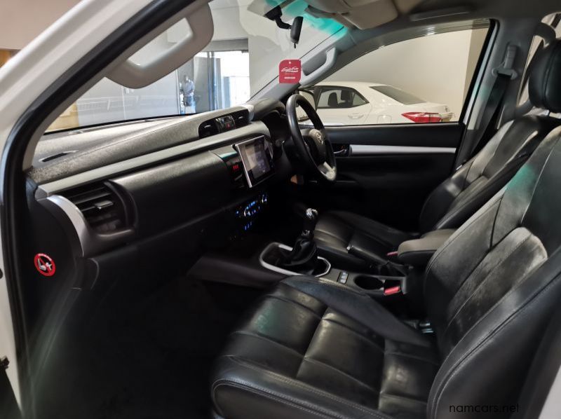 2016 Toyota Hilux 2.8 Gd-6 Raider 4x4 P/u D/c pictures