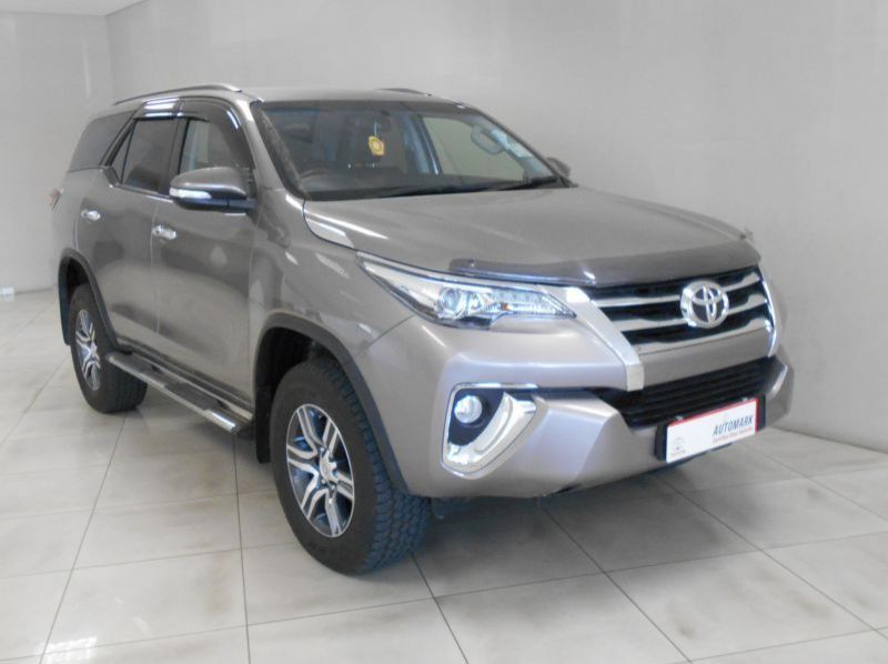 2016 Toyota fortuner02.8 pictures