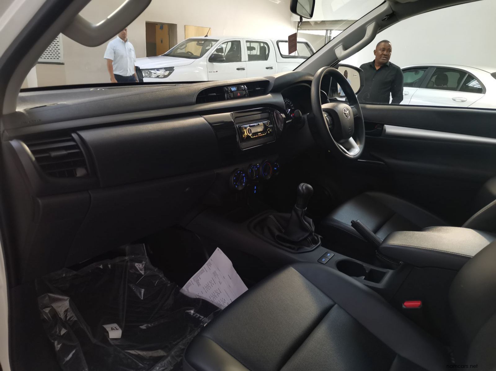 2024 Toyota Hilux 2.4 Gd-6 Sr 4x4 P/u S/c pictures