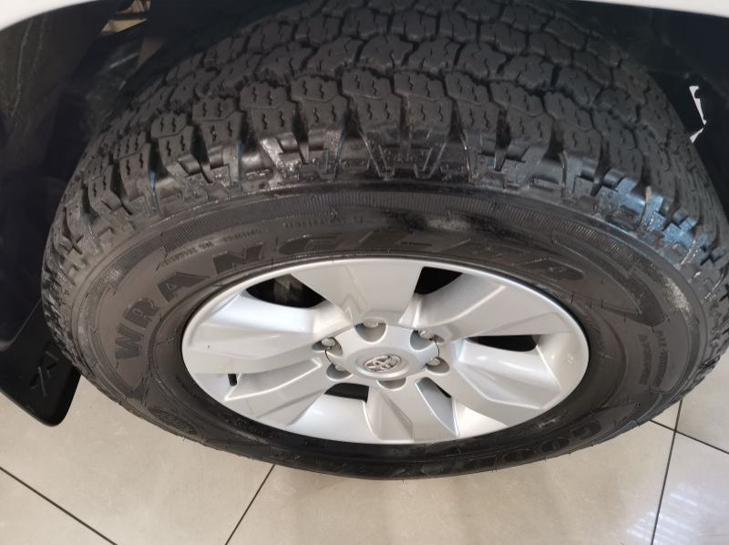 2019 Toyota Hilux 2.4 Gd-6 Rb Srx A/t P/u E/cab pictures