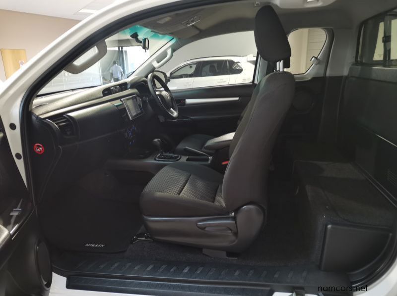 2019 Toyota Hilux 2.4 Gd-6 Rb Srx A/t P/u E/cab pictures