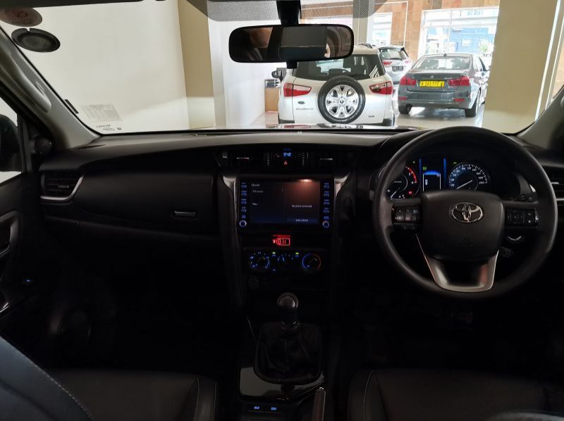 2021 Toyota Fortuner 2.4gd-6 R/b pictures