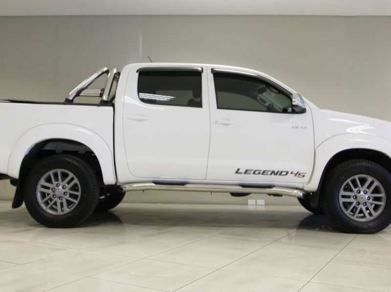 2015 Toyota HILUX pictures