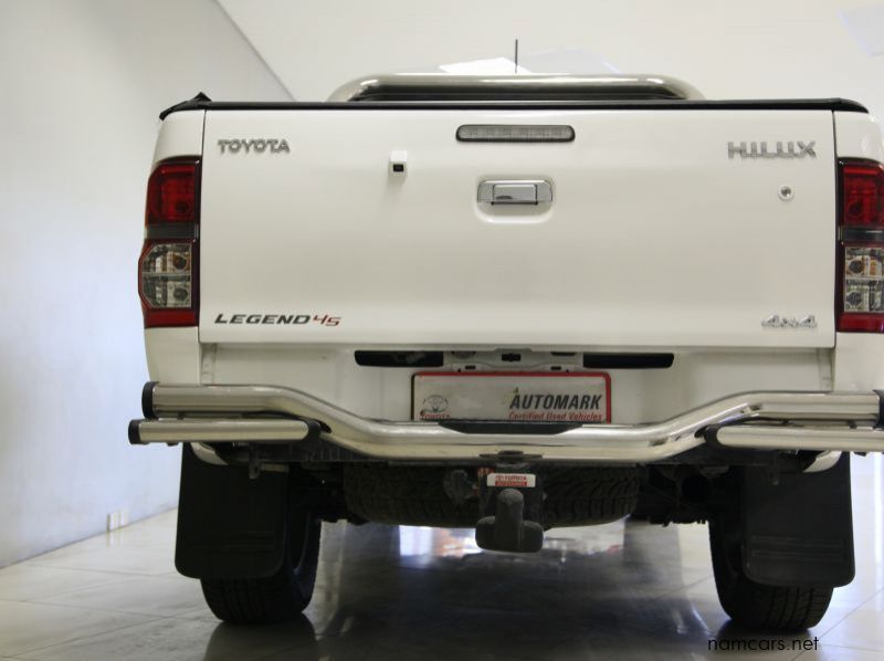 2015 Toyota HILUX pictures