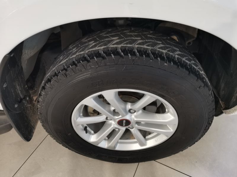 2023 Isuzu D-max 1.9 Ddi Ls 4x4 A/t D/c P/u pictures