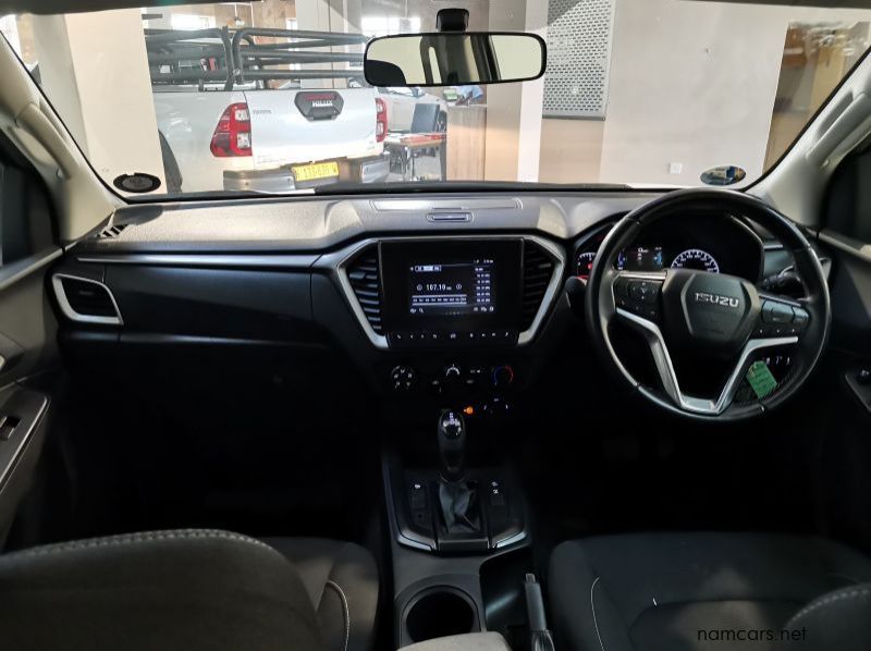 2023 Isuzu D-max 1.9 Ddi Ls 4x4 A/t D/c P/u pictures