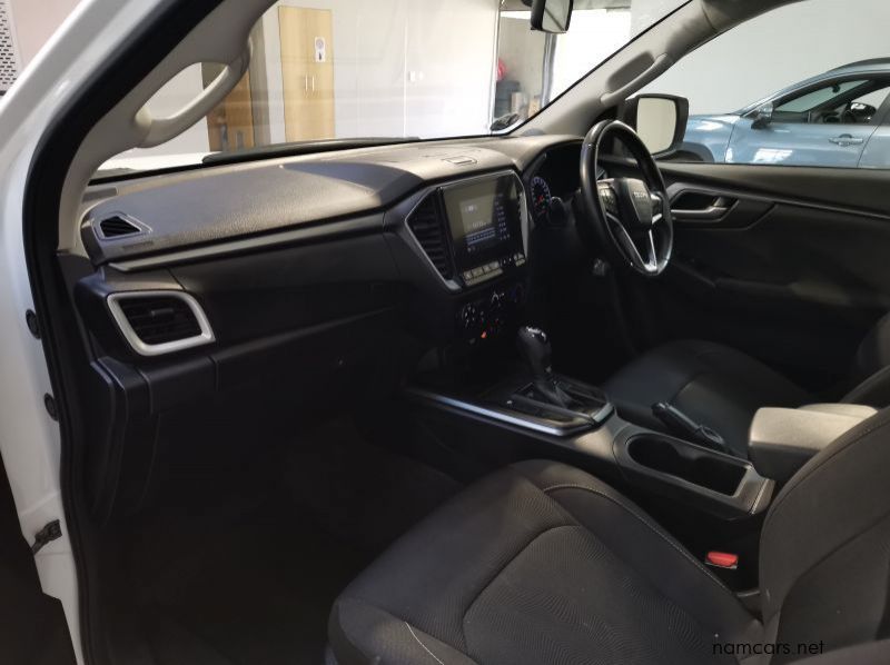 2023 Isuzu D-max 1.9 Ddi Ls 4x4 A/t D/c P/u pictures