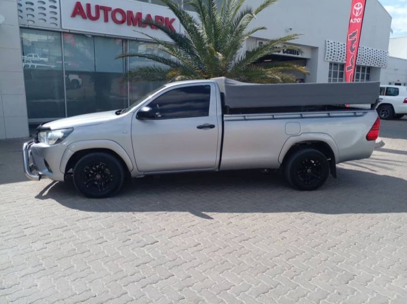 2020 Toyota HILUX SC 2.4GD P/U A/C pictures