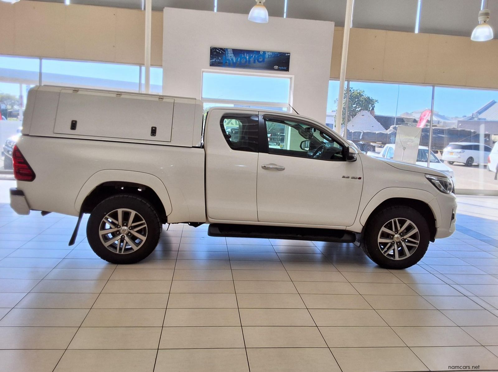 2018 Toyota Hilux Extra Cab 2.8GD6 4x4 Raider AT pictures