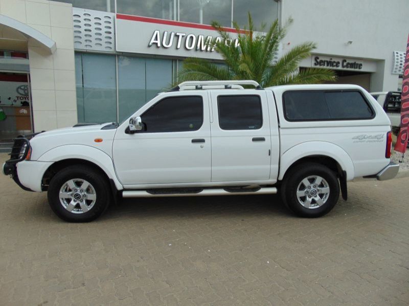 2015 Nissan NP300 HARDBODY 2.5TDI HI- RAIDER P/U DC pictures