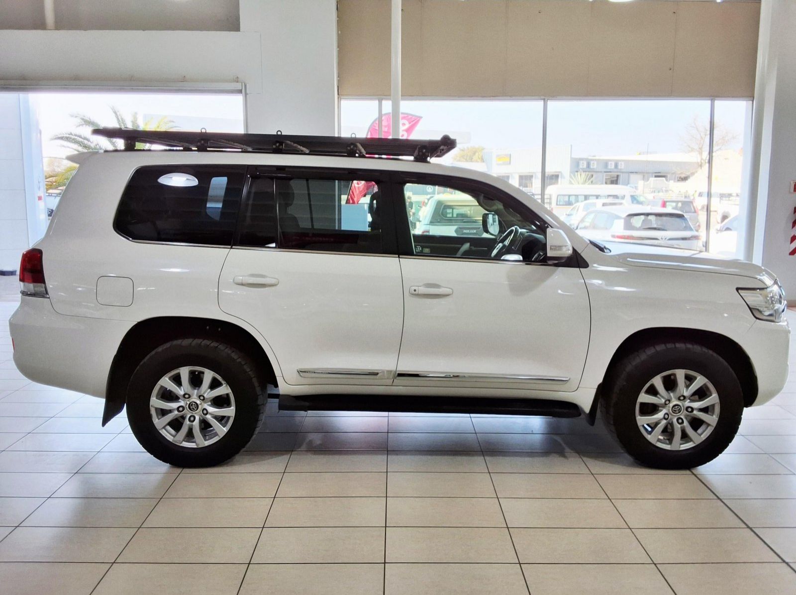 2016 Toyota Land Cruiser 200 LC200 4.5 V8 VX Diesel pictures