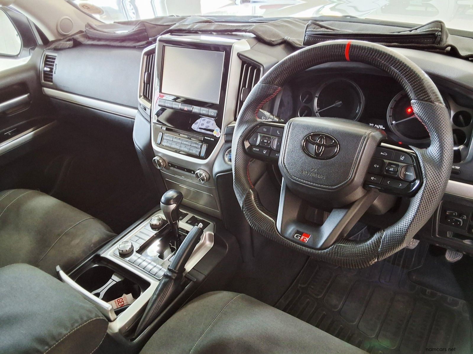 2016 Toyota Land Cruiser 200 LC200 4.5 V8 VX Diesel pictures