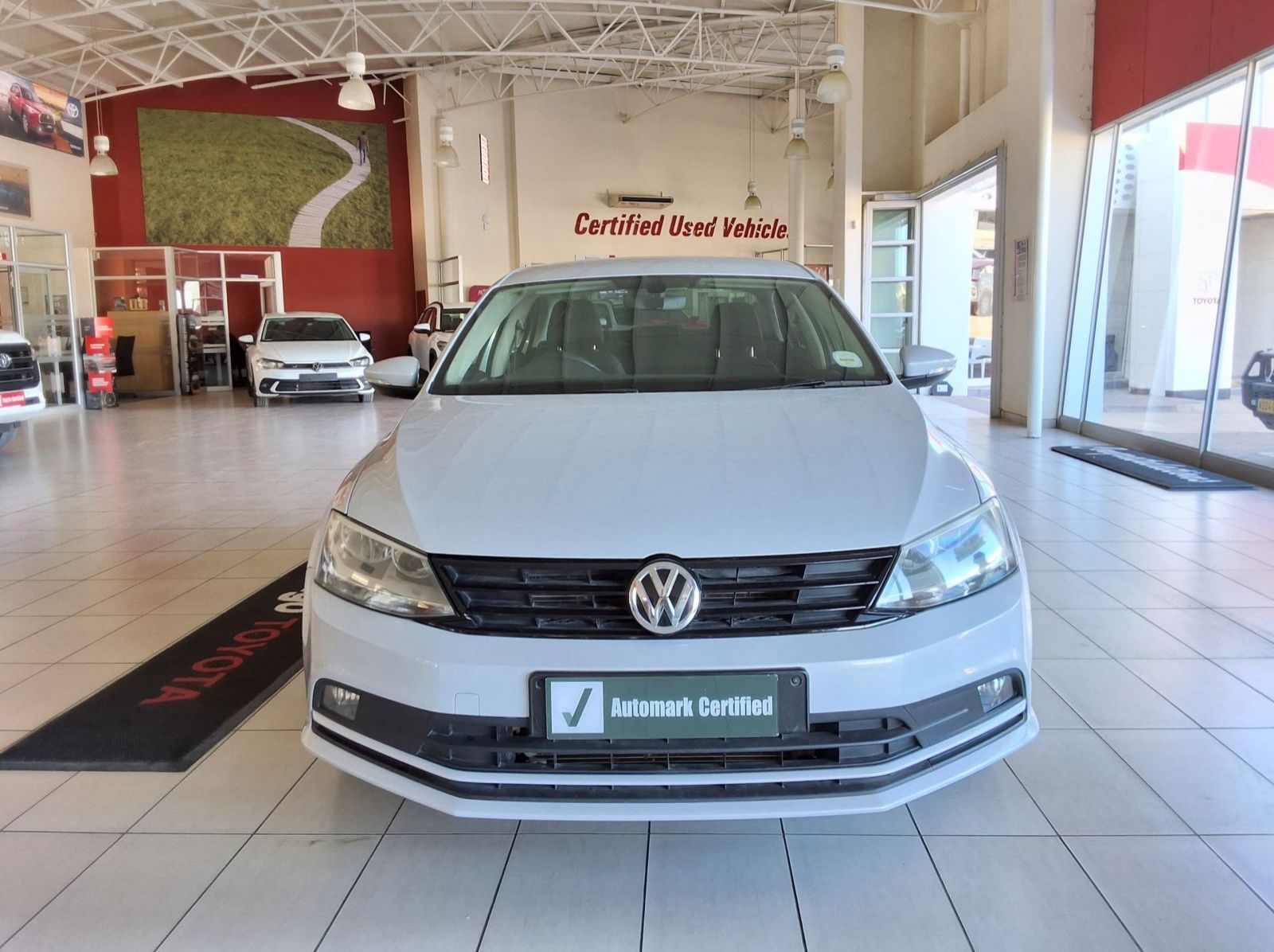 2017 Volkswagen Jetta 6 1.2 TSI Trendline Manual pictures