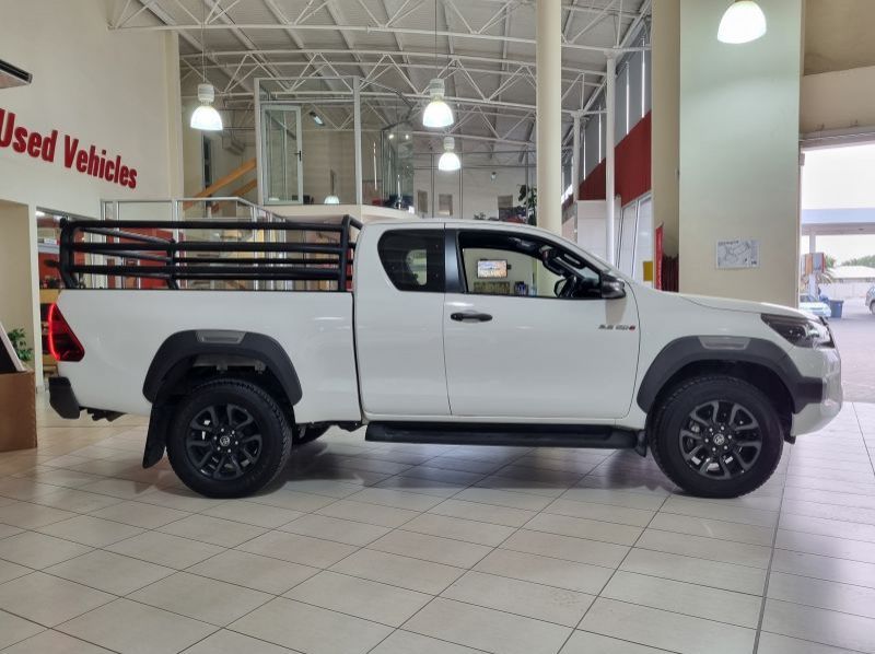 2022 Toyota HILUX XC 2.8GD6 Legend 4x4 Manual pictures