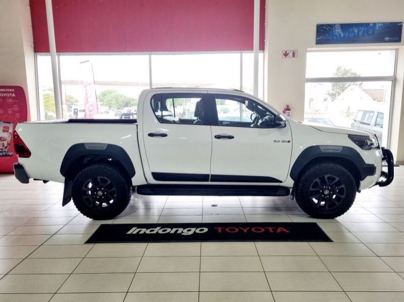 2021 Toyota Hilux Double Cab Hilux DC 2.8 4X4 LGD MT pictures