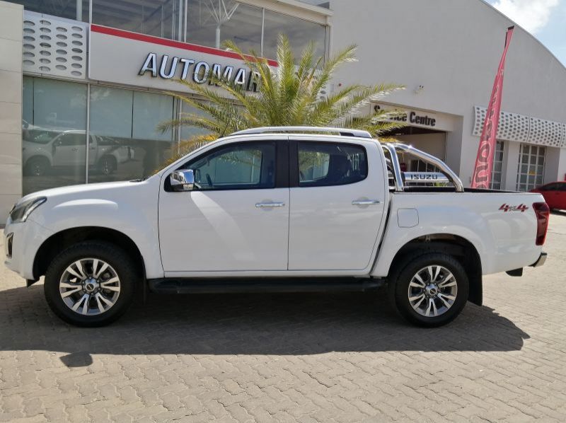 2019 Isuzu ISUZU KB 300 D- TEG LX A/T 4X4 P/U DC pictures