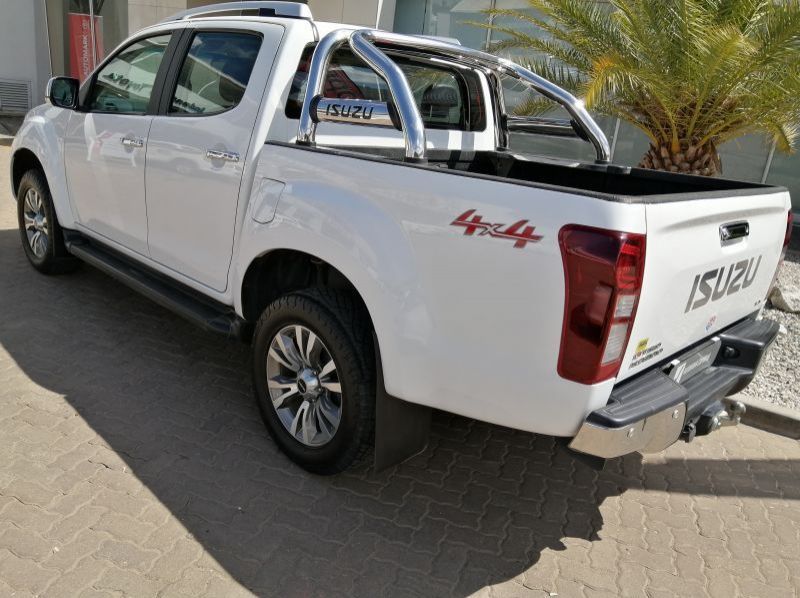 2019 Isuzu ISUZU KB 300 D- TEG LX A/T 4X4 P/U DC pictures