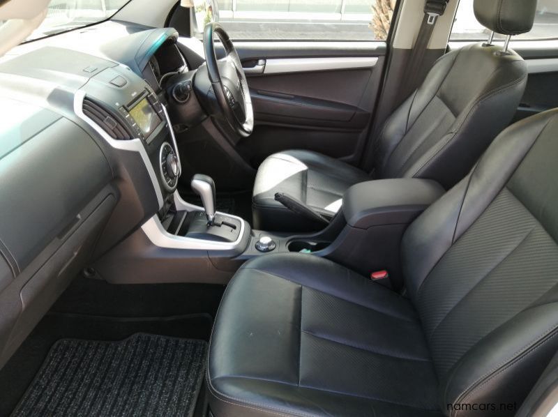 2019 Isuzu ISUZU KB 300 D- TEG LX A/T 4X4 P/U DC pictures