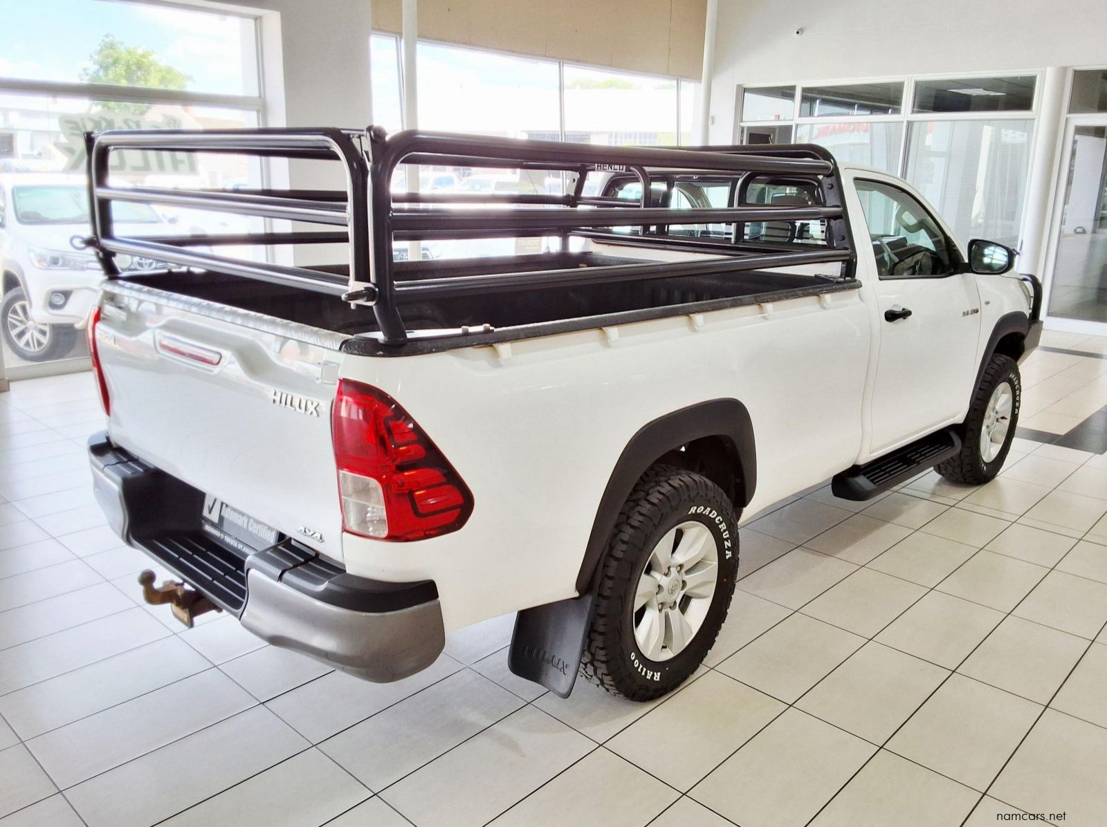 2017 Toyota Hilux Single Cab SC 2.4GD6 4x4 SR MT pictures