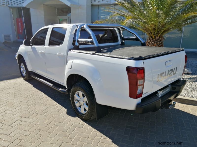 2016 Isuzu KB 240I LE 4X4 DC pictures