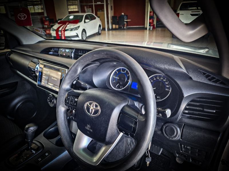 2019 Toyota Hilux DC 2.4 GD6 RB SRX 2x4 AT pictures