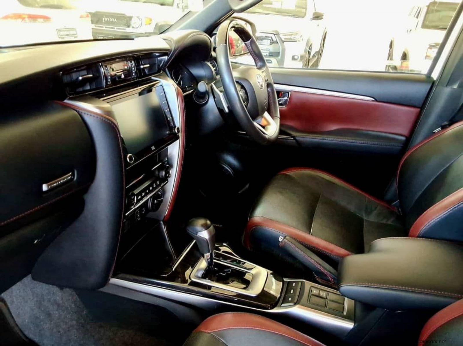 2023 Toyota Fortuner 2.8 GD6 VX 4x4 AT pictures