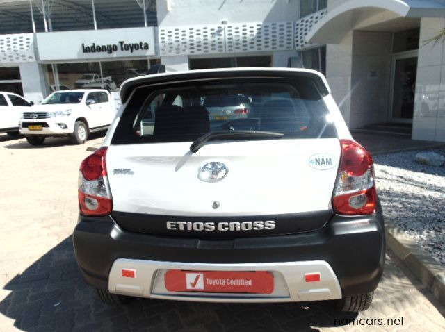 2017 Toyota ETIOS CROSS 1.5 XS HB pictures