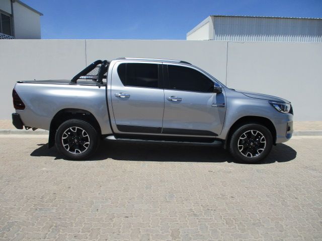 2019 Toyota 2.8 LG50 HILUX DC 4X4 AT pictures