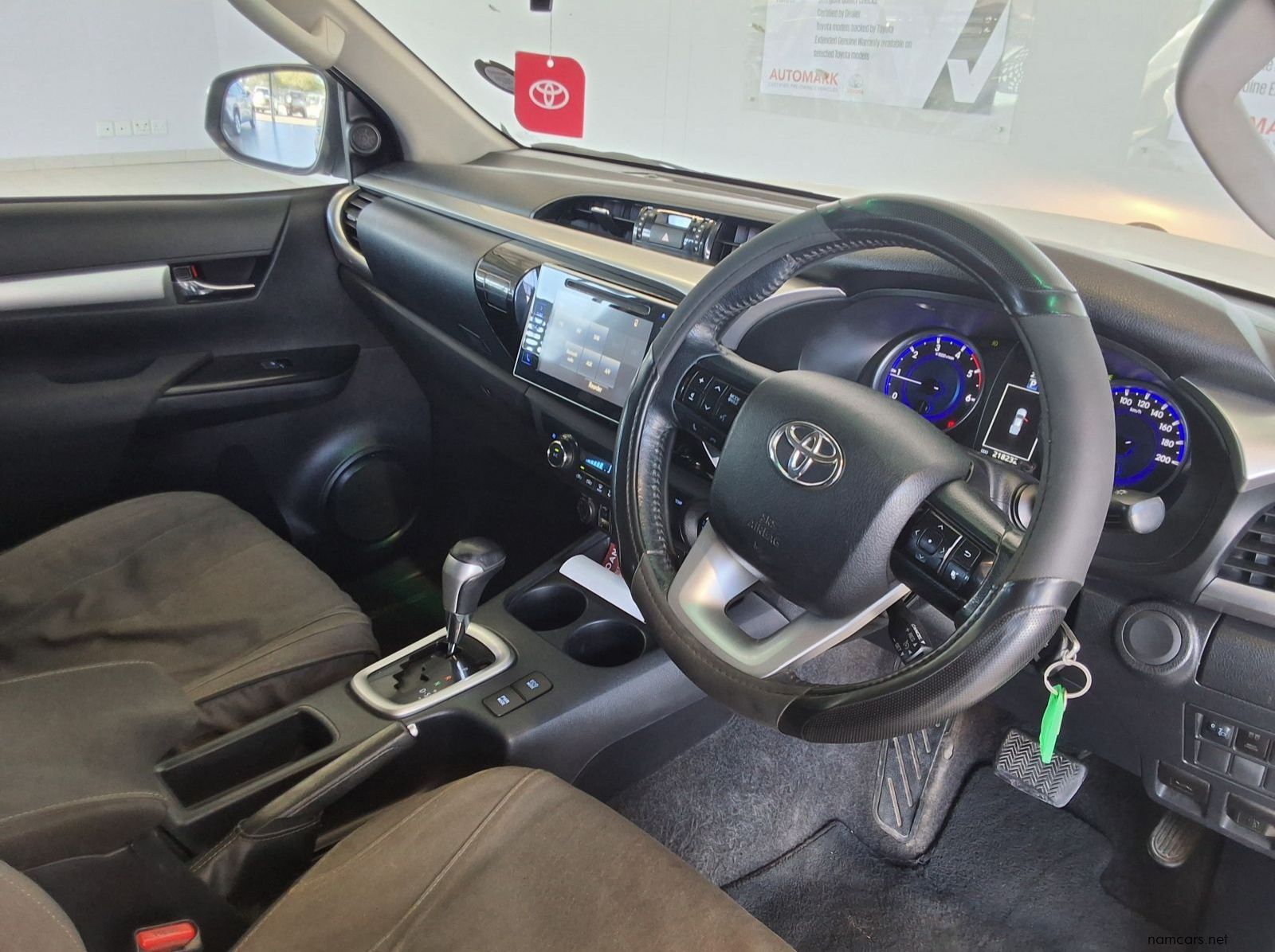 2017 Toyota HILUX DC 2.8 GD6 4X4 RAIDER AT pictures