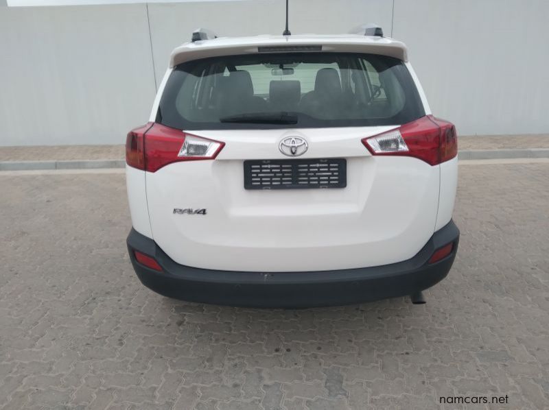 2015 Toyota 2.0 RAV 4 AT pictures