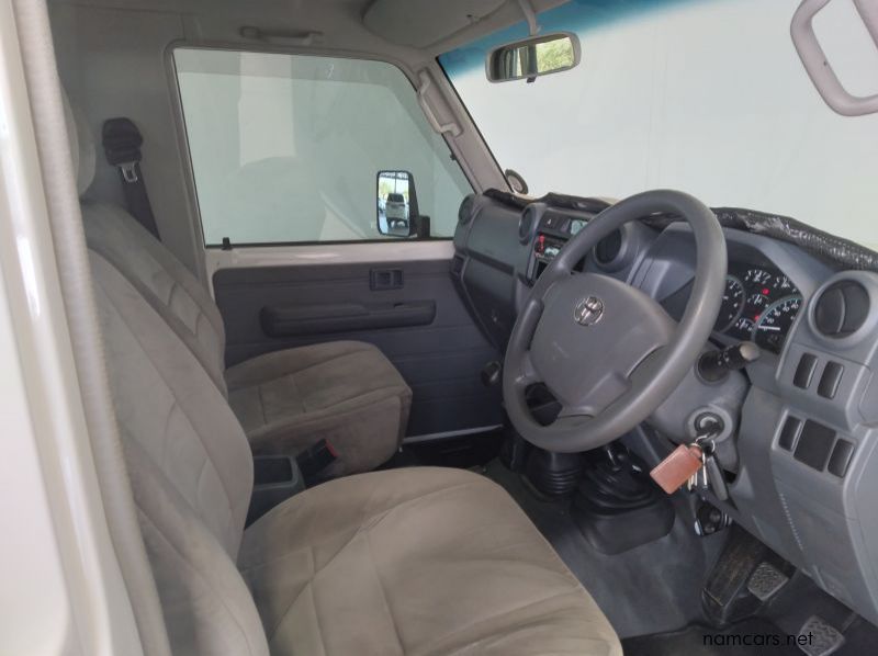 2019 Toyota 4.0 V6 TOYOTA LAND CRUISER P/UP S/CAB pictures