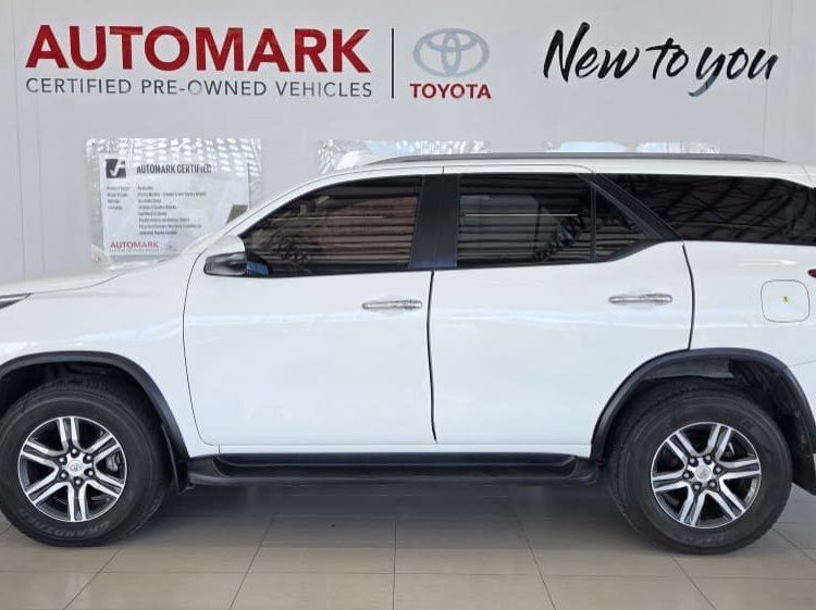 2020 Toyota Fortuner pictures