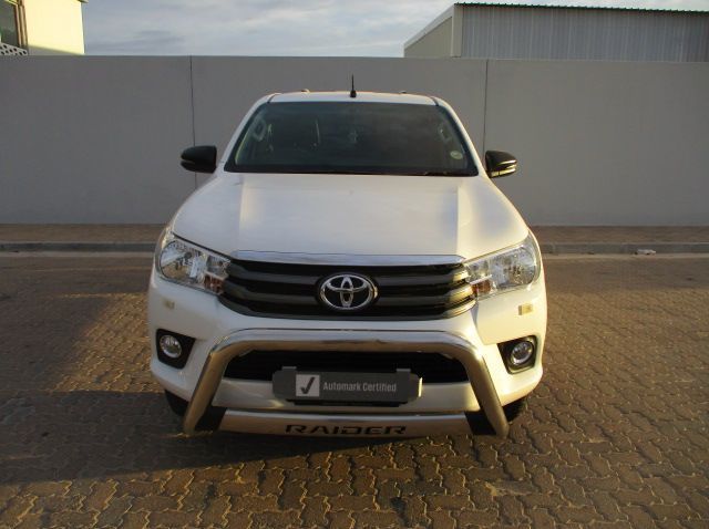 2017 Toyota 2.4 GD6 HILUX DC RB SRX MT pictures