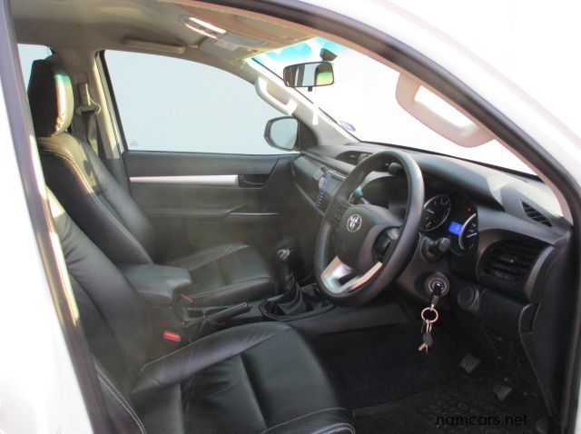 2017 Toyota 2.4 GD6 HILUX DC RB SRX MT pictures