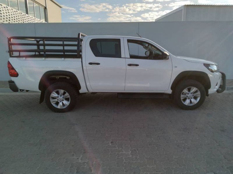 2021 Toyota 2.7 HILUX DC RB SR MT pictures