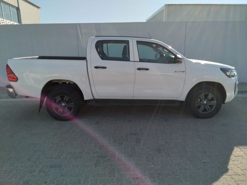 2021 Toyota 2.4 GD6 HILUX D/CAB 4X4 AT pictures